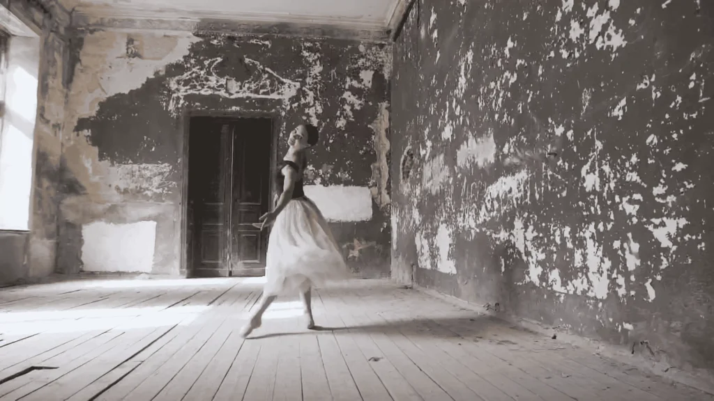 Smooth Slow Motion Effect - CapCut's Game-Changing Feature 10 Crafting cinematic masterpieces