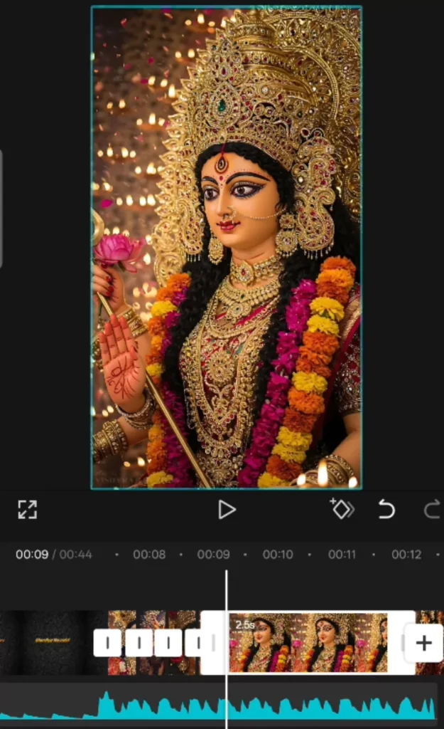 Create Stunning Navratri status videos with CapCut (Step-by-Step Guide 2025) 11 Click on split option to sync image with the music